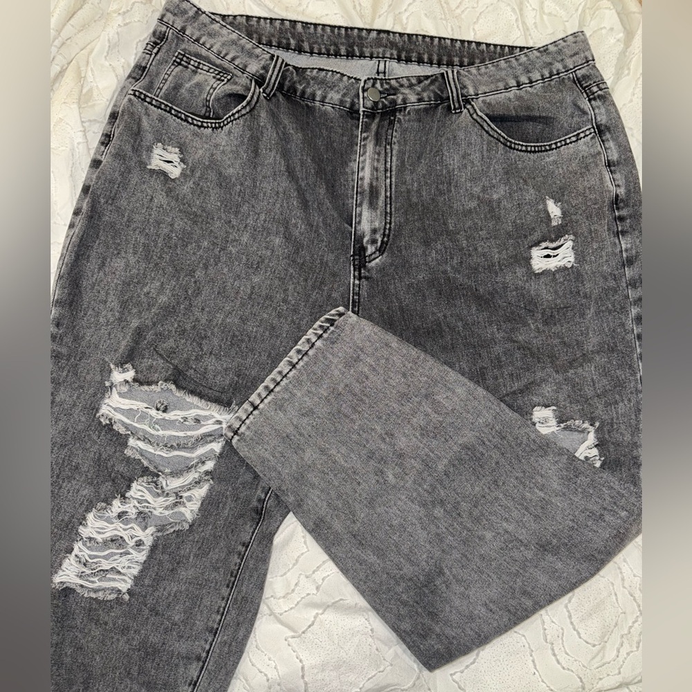 SHEIN | Plus High Waisted Ripped Mom Cropped Jeans
